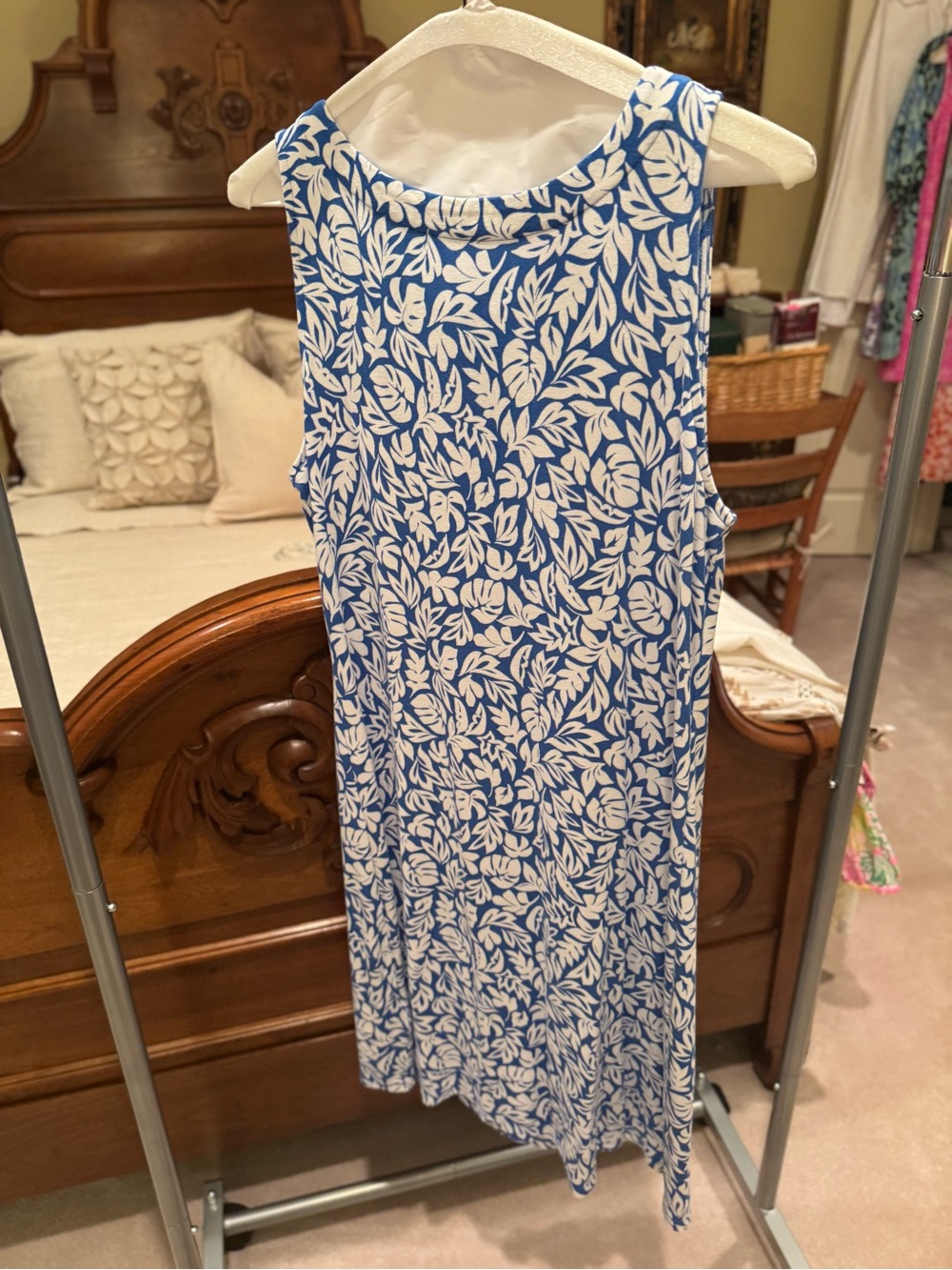 Tommy Bahama soft fabric Sleeveless Blue and White Leaf-Print Summer Dress